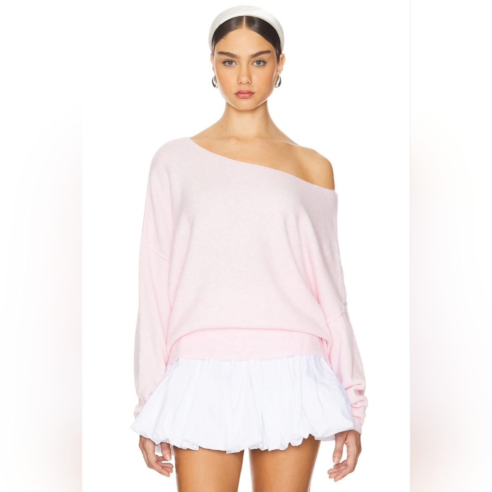 American Vintage Off-Shoulder Light Pink Sweater